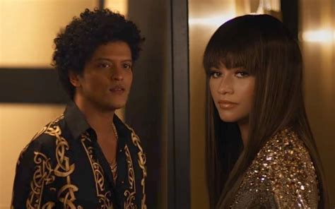 bruno mars abito versace|bruno mars and zendaya.